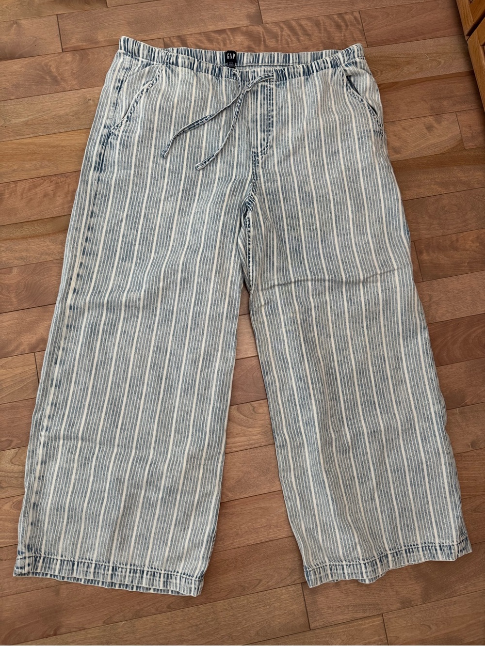 GAP Railroad Stripe Pull-On Wide Leg Jeans – Size XL - Picture 5 of 5
